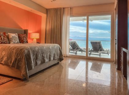 Luxury Beach Front Condo in Beautiful Punta de Mita