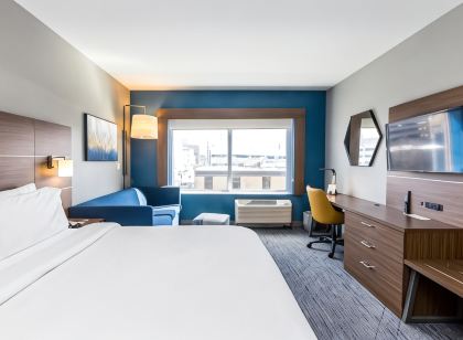 Holiday Inn Express & Suites Louisville Downtown