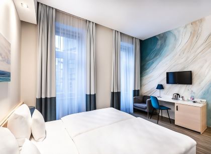 Atrium Fashion Hotel