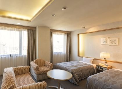 スカイホテル滑川