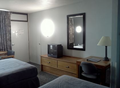 Quail's Nest Inn & Suites