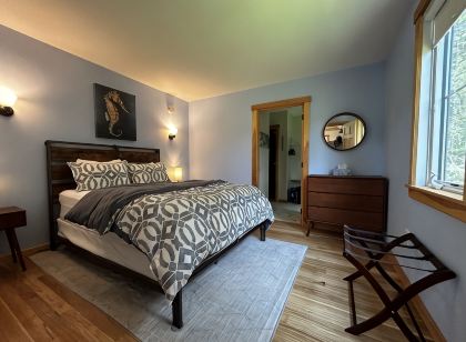 Modern Woodland Privacy with Ocean, Trails, and Lobster All in Walking Distance.