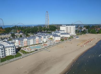 Cedar Point Hotel Breakers
