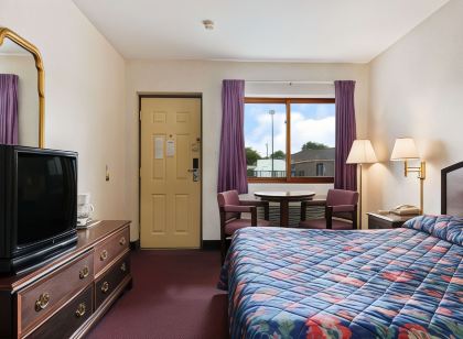 Travelodge by Wyndham Niagara Falls