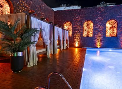 Duqqan Deluxe Hotel