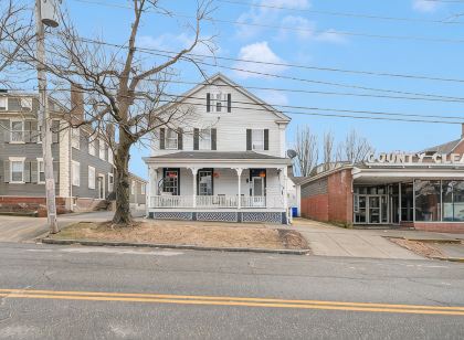 Downtown Bristol Condo Near Ferry & Waterfront