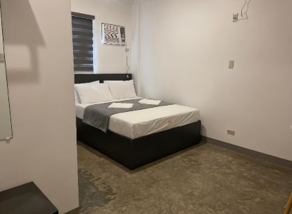 8 ZHENSEN INN