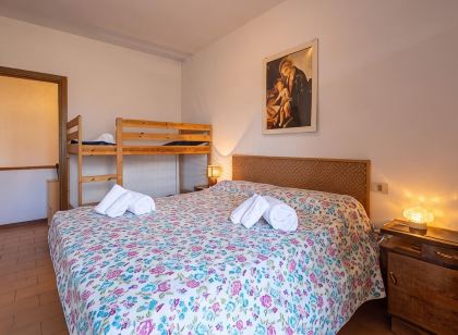 Claudia Flat - near the beach & parking