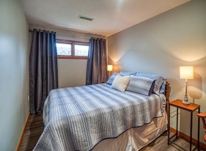 BrickHouse off the Square - Cozy 3 bedroom house