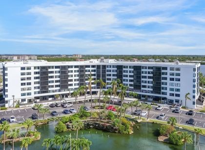 Two bedroom condo on Siesta Key with 2 pools, marina, tennis courts & more!