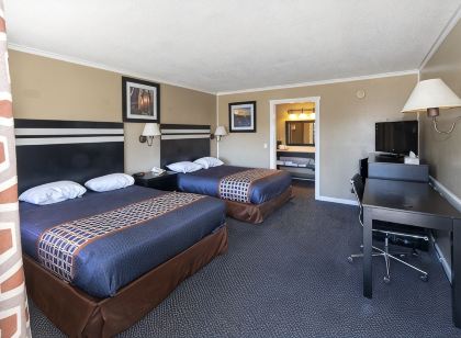 Surf Motel and Gardens
