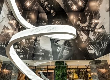 NingCui Business Hotel