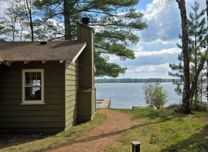 Family and pet friendly, waterfront cabin on Lost Lake, with private dock