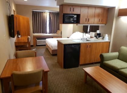 Parry Sound Inn & Suites