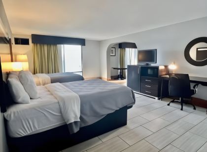 Quality Inn & Suites Gulf Breeze Bayside Near Pensacola Beach