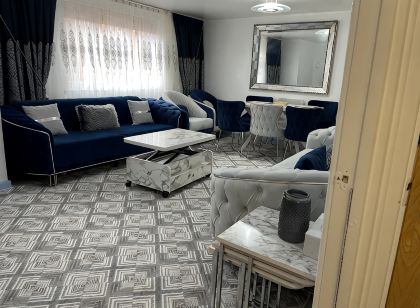 Entire flat by Principality Stadium (5 min walk)