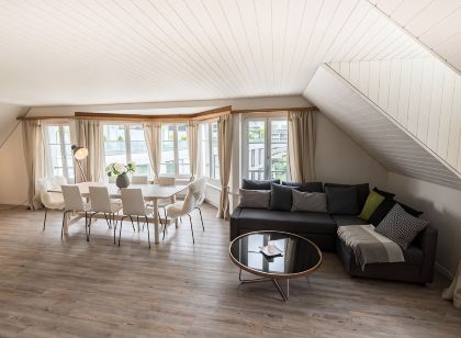 Löwenplatz Apartment Near Station by Airhome