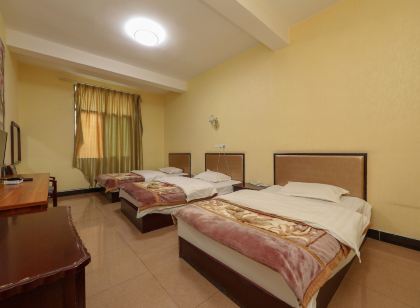 Xuanwei Jinfeng Hotel