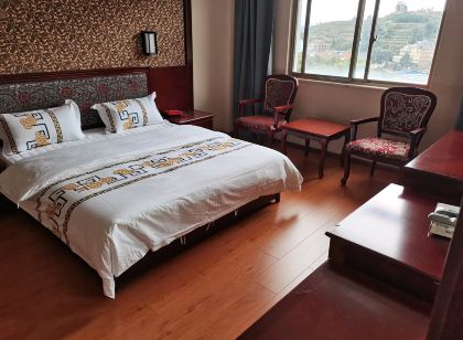 Xuanwei Yujing Hotel