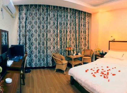 Qiubei Shenqian Business Hotel