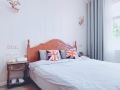 wanru-chujian-cinema-inn-canglong-island-campus-store-of-hubei-academy-of-fine-arts