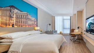 vienna-international-hotel-haian-central-plaza