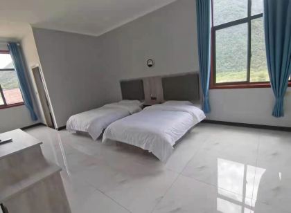 Taibai Mountains, Water and Yunjian Farmhouse