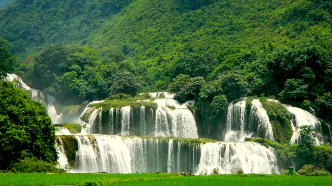 2_Ban Gioc Waterfall