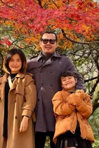 กอดคอกันเที่ยว