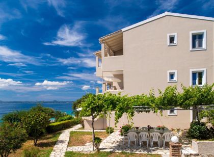 Krouzeri Beach Apartments