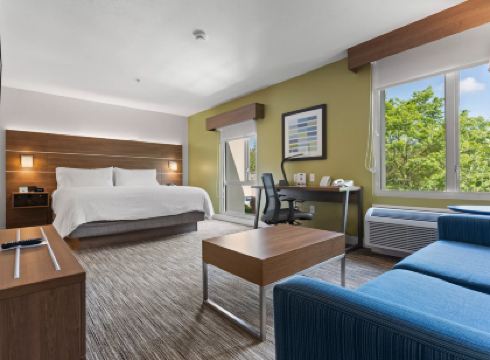 Holiday Inn Express & Suites SURREY by IHG