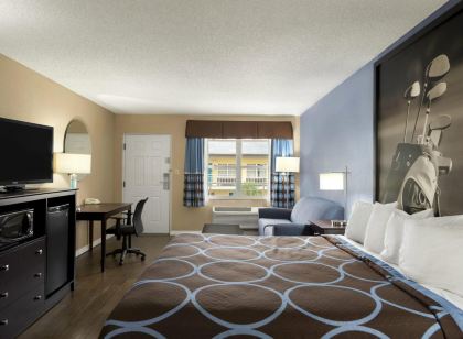 Super 8 by Wyndham Valdosta GA I-75