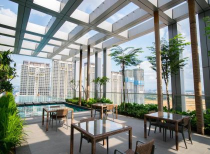 帕維隆武吉加里爾購物中心極光ODY套房飯店