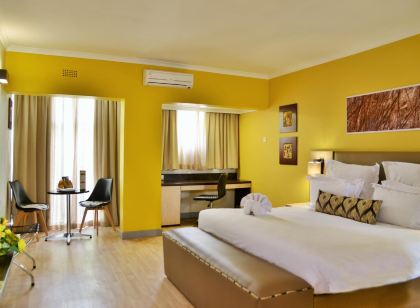 Cresta Oasis Hotel