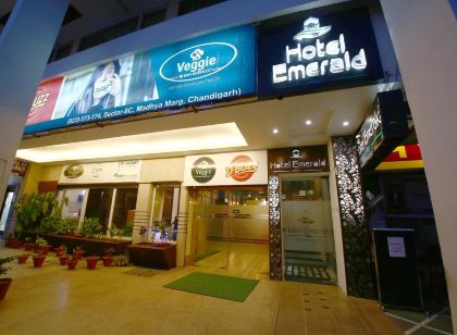 Hotel Emerald