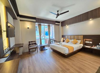 Golden Peaks Hotel & Restaurant