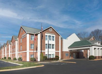 홈우드 스위트 바이 힐튼 내슈빌 에어포트