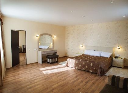 Hotel Crystal