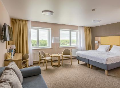 鄂木斯克阿瑪科斯飯店