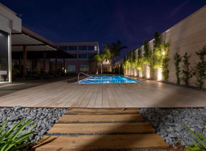 塔拉克公園塔拉戈納飯店