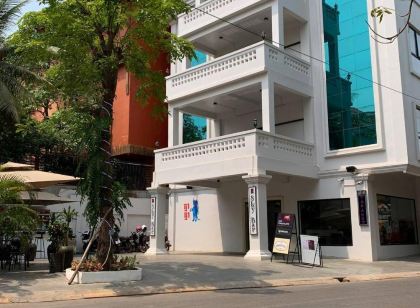 Nico’s Hotel and SkyBar