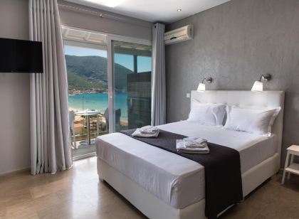 Ponti Beach Hotel