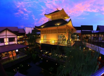 Ivory House Sriracha