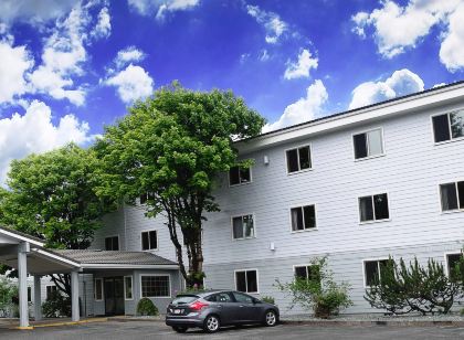 슈퍼 8 바이 윈덤 주노