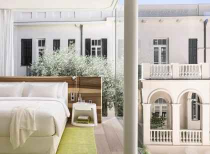 R48 Hotel and Garden