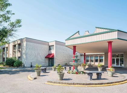 라마다 바이 윈덤 그랜드 포크스