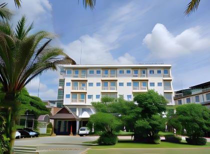 나나 부리 호텔