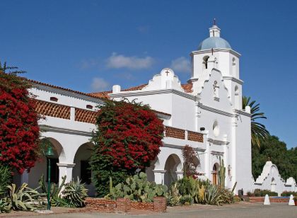 하버 인 & 스위트 오션사이드