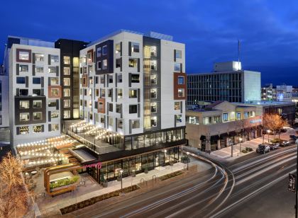 Moxy Denver Cherry Creek