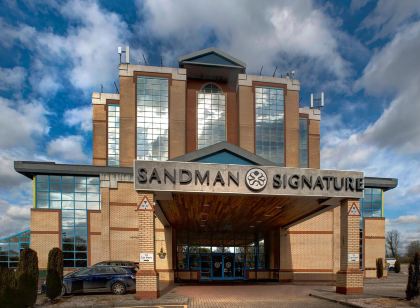 Sandman Signature London Gatwick Hotel